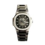 Patek Philippe Nautilus 7011/1G-010 Grey Dial 32mm